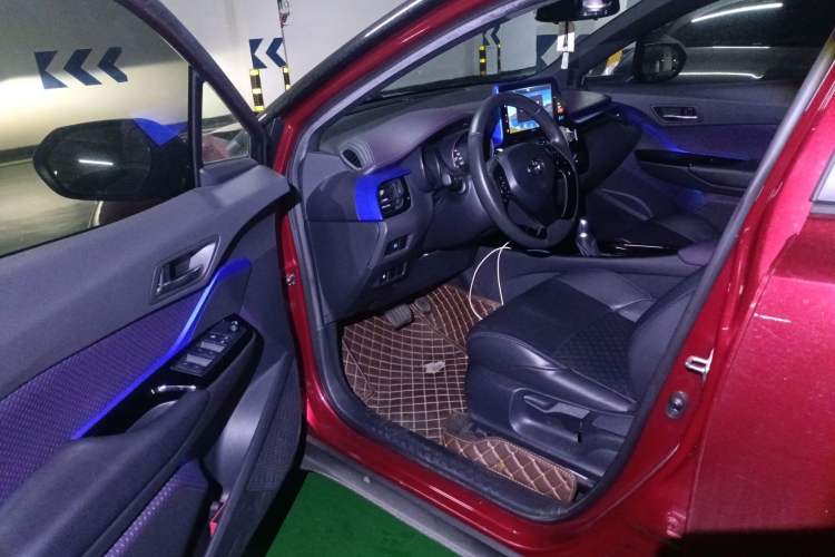 Used Toyota IZOA 2020 2.0L Yichi Version Driver Seat