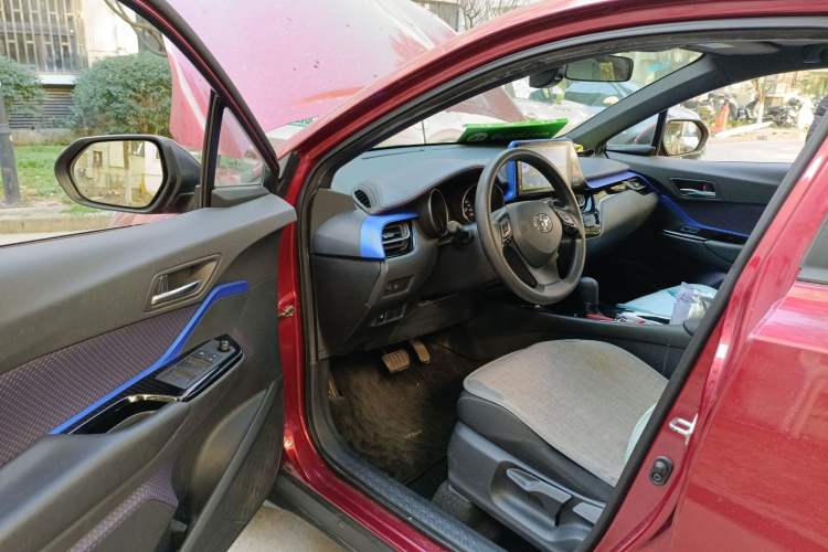 Used Toyota IZOA 2020 2.0L Enjoy Edition Driver Seat