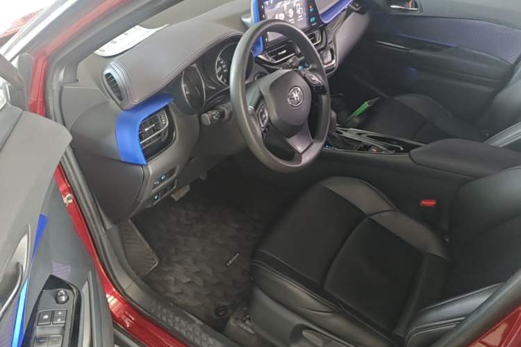 Used Toyota IZOA 2020 2.0L Enjoy Edition Driver Seat