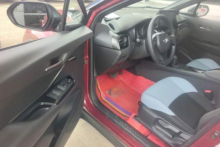 Used Toyota IZOA 2020 2.0L Yi Xiang CARE Driver Seat