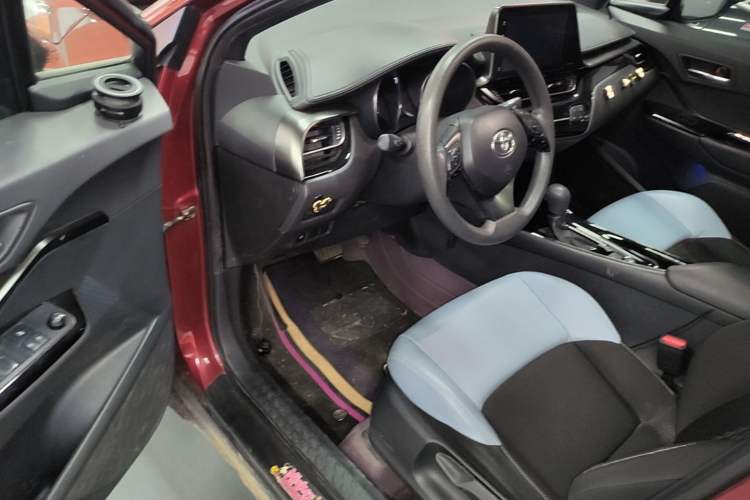 Used Toyota IZOA 2020 2.0L Yi Xiang CARE Driver Seat