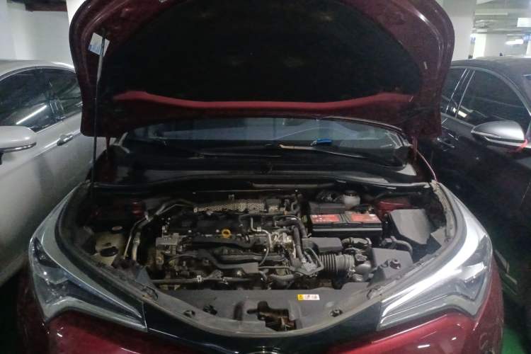 Used Toyota IZOA 2020 2.0L Yichi Version Engine Bay