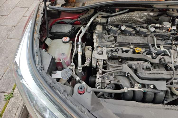Used Toyota IZOA 2020 2.0L Yichi Version Engine Bay Right