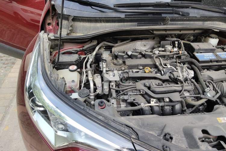 Used Toyota IZOA 2020 2.0L Enjoy Edition Engine Bay Right