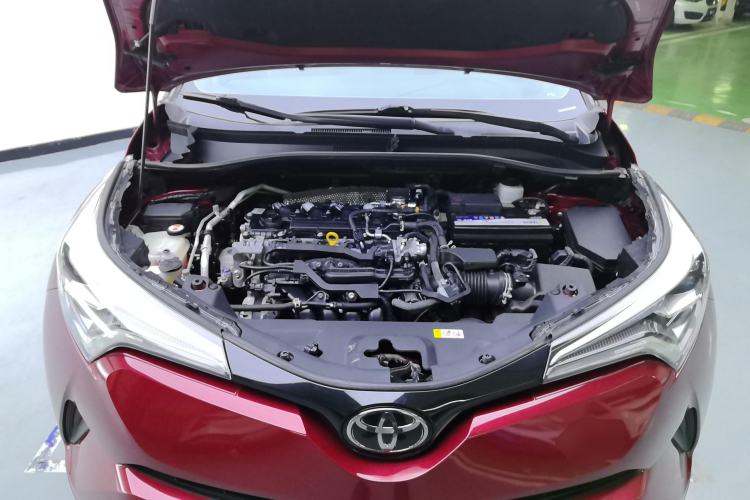 Used Toyota IZOA 2020 2.0L Yichi Version Engine Bay