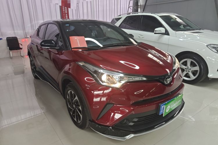 Used Toyota IZOA 2020 2.0L Enjoy Edition Front Right 45 Deg