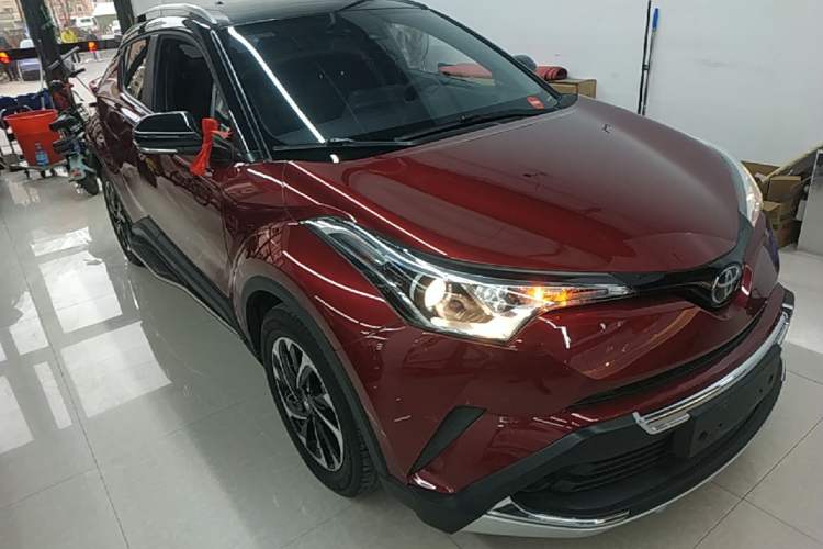 Used Toyota IZOA 2020 2.0L Enjoy Edition Front Right 45 Deg