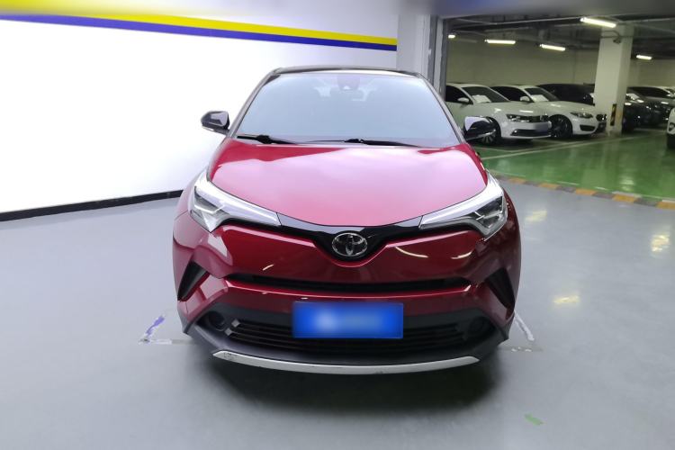 Used Toyota IZOA 2020 2.0L Yichi Version Front