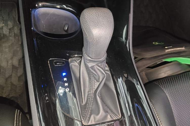 Used Toyota IZOA 2020 2.0L Enjoy Edition Gear Lever