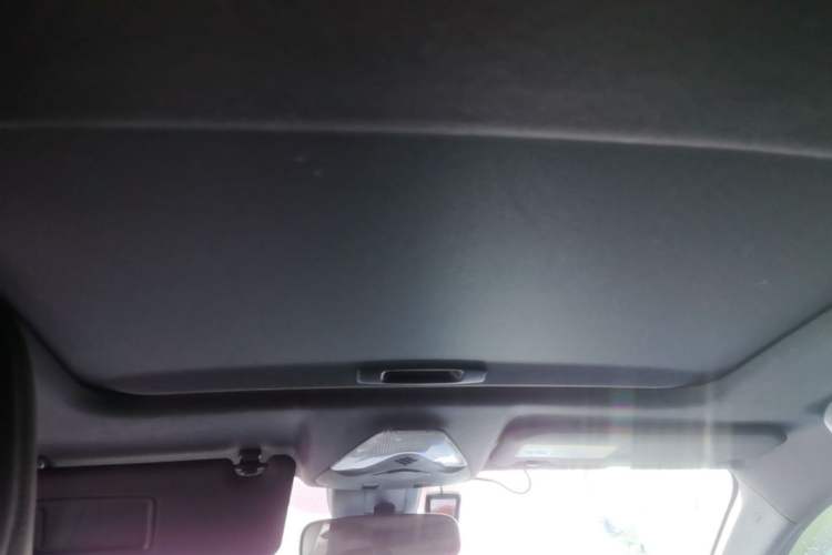 Used Toyota IZOA 2020 2.0L Yichi Version Headliner