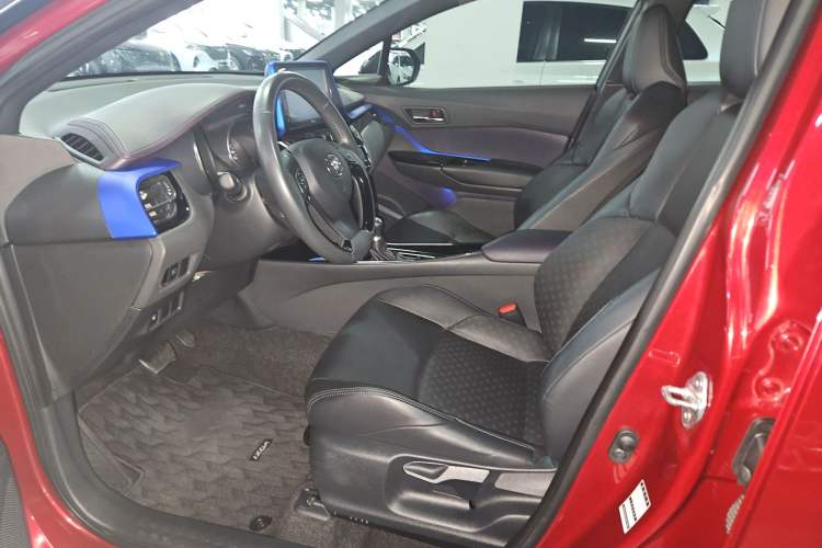 Used Toyota IZOA 2020 2.0L Yichi Version Interior 2