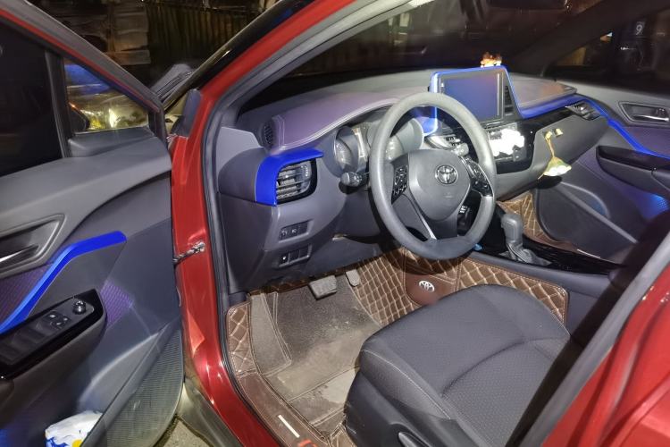 Used Toyota IZOA 2020 2.0L Enjoy Edition Interior 3