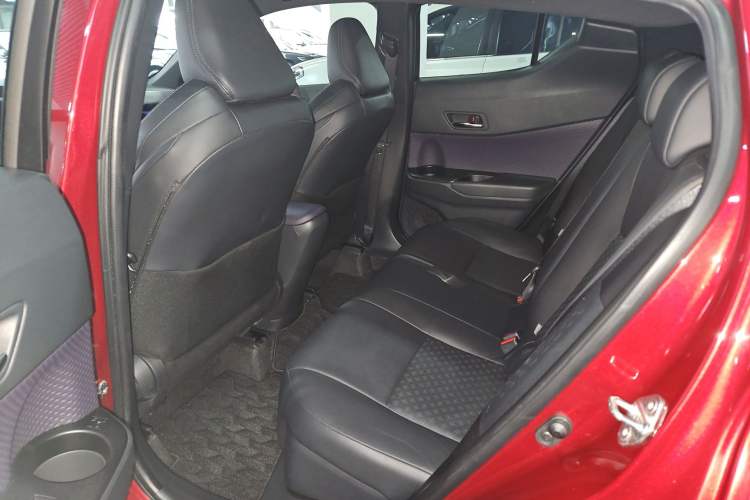 Used Toyota IZOA 2020 2.0L Yichi Version Interior 3