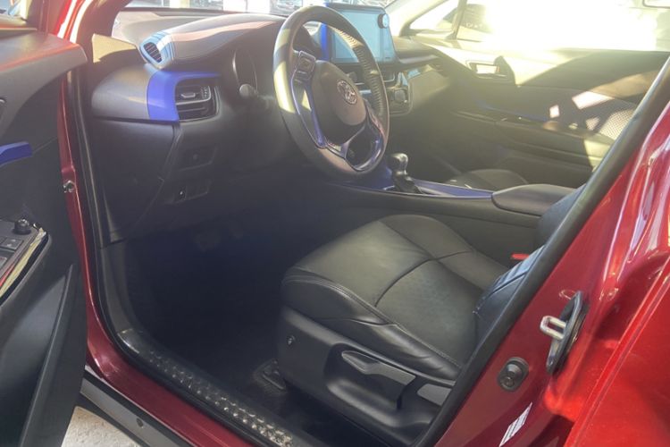Used Toyota IZOA 2020 2.0L Yichi Version Interior 4