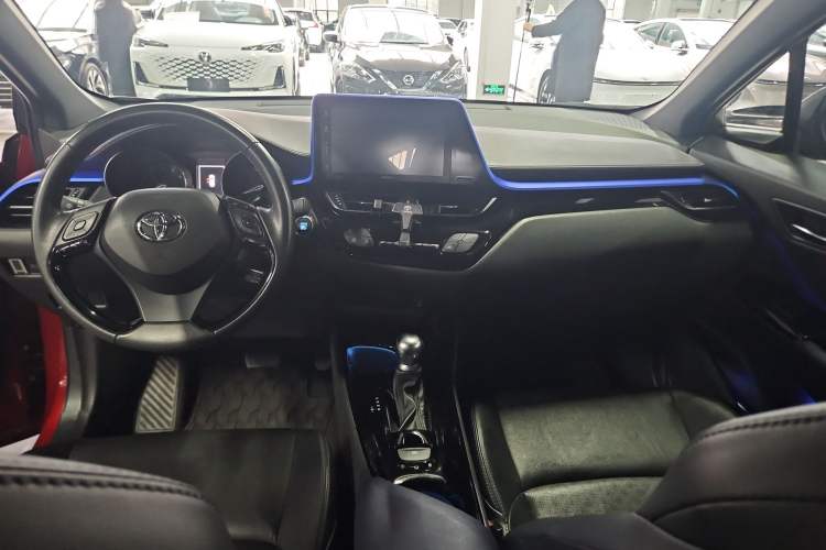 Used Toyota IZOA 2020 2.0L Yichi Version Interior 4