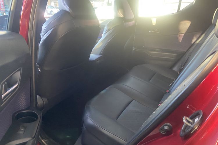 Used Toyota IZOA 2020 2.0L Yichi Version Interior 5