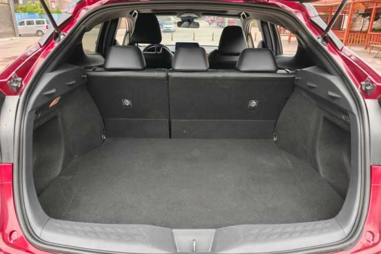 Used Toyota IZOA 2020 2.0L Yichi Version Interior 6