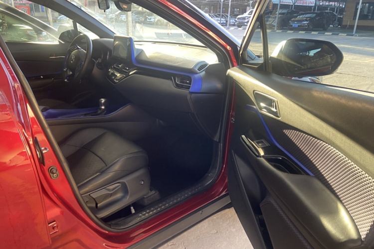 Used Toyota IZOA 2020 2.0L Yichi Version Interior 8