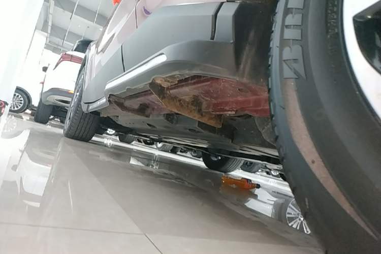 Used Toyota IZOA 2020 2.0L Enjoy Edition Left Side Sill