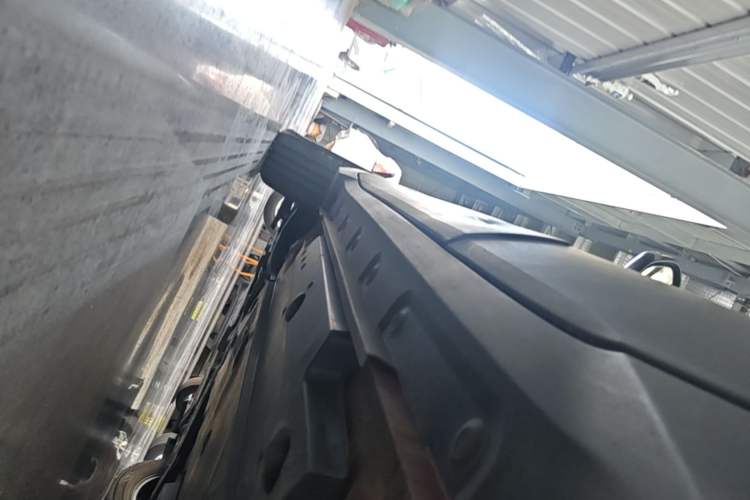 Used Toyota IZOA 2020 2.0L Enjoy Edition Left Side Sill