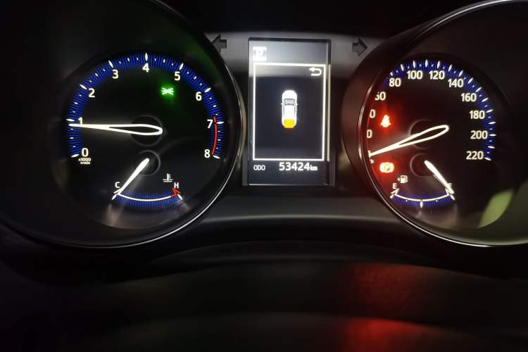 Used Toyota IZOA 2020 2.0L Enjoy Edition Odometer Close Up