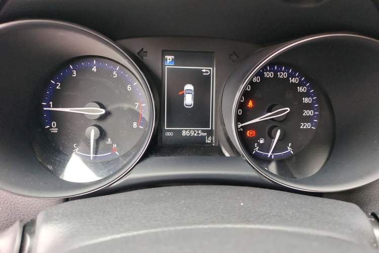 Used Toyota IZOA 2020 2.0L Enjoy Edition Odometer Close Up
