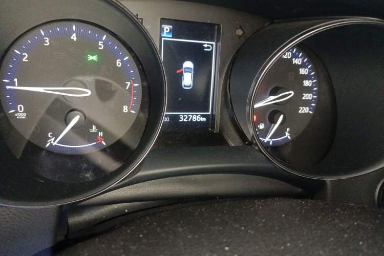 Used Toyota IZOA 2020 2.0L Yichi Version Odometer Close Up