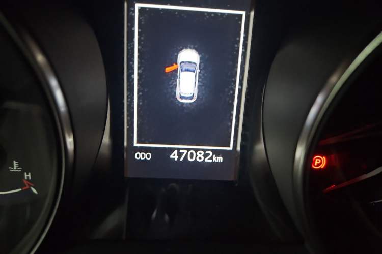 Used Toyota IZOA 2020 2.0L Yichi Version Odometer Close Up