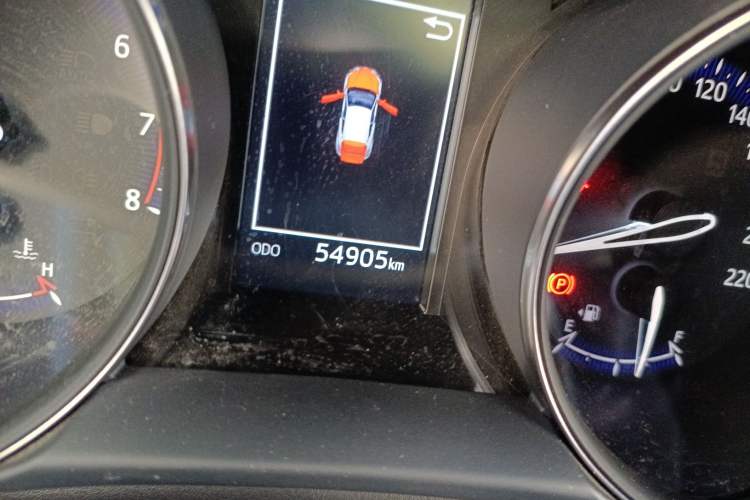 Used Toyota IZOA 2020 2.0L Enjoy Edition Odometer Close Up