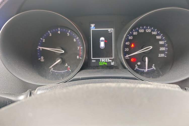 Used Toyota IZOA 2020 2.0L Yichi Version Odometer Close Up