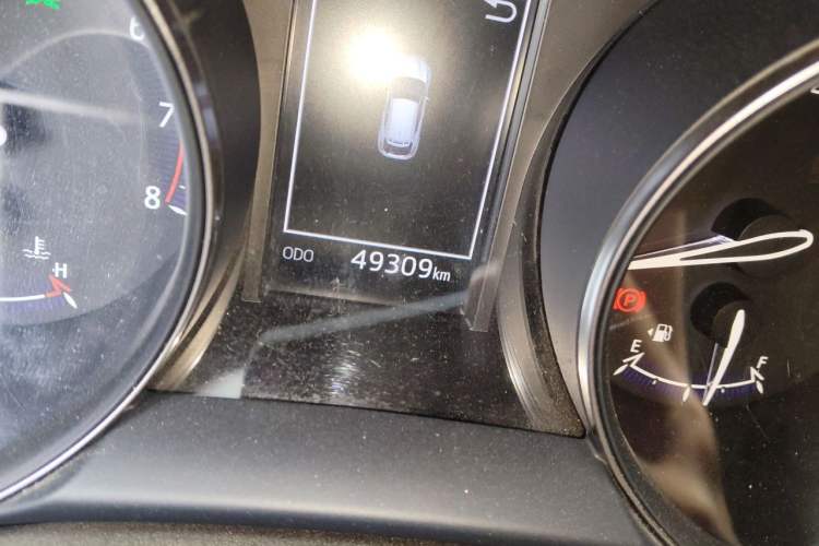 Used Toyota IZOA 2020 2.0L Enjoy Edition Odometer Close Up