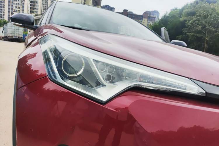 Used Toyota IZOA 2020 2.0L Yi Xiang CARE Right Front Headlight