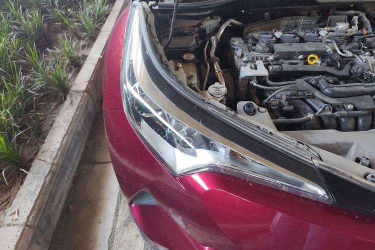 Used Toyota IZOA 2020 2.0L Enjoy Edition Right Front Headlight
