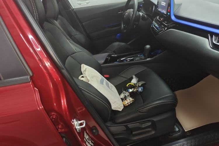 Used Toyota IZOA 2020 2.0L Enjoy Edition Right Front Seat