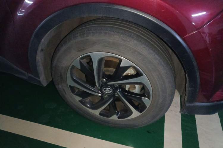 Used Toyota IZOA 2020 2.0L Yichi Version Right Front Wheel Hub