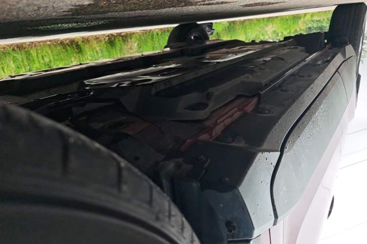 Used Toyota IZOA 2020 2.0L Yi Xiang CARE Right Side Sill