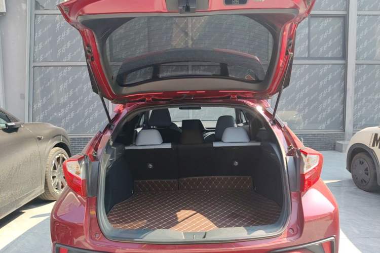 Used Toyota IZOA 2020 2.0L Yi Xiang CARE Trunk