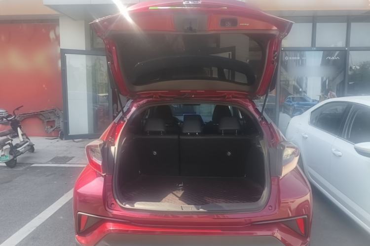 Used Toyota IZOA 2020 2.0L Yichi Version Trunk