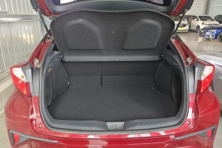 Used Toyota IZOA 2020 2.0L Enjoy Edition Trunk