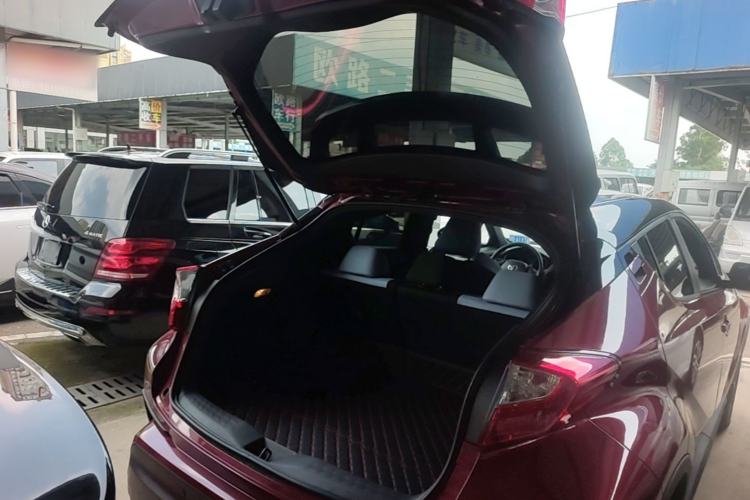 Used Toyota IZOA 2020 2.0L Yi Xiang CARE Trunk
