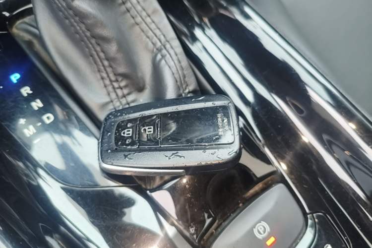 Used Toyota IZOA 2020 2.0L Yichi Version Vehicle Key