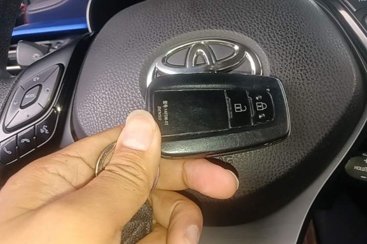 Used Toyota IZOA 2020 2.0L Enjoy Edition Vehicle Key