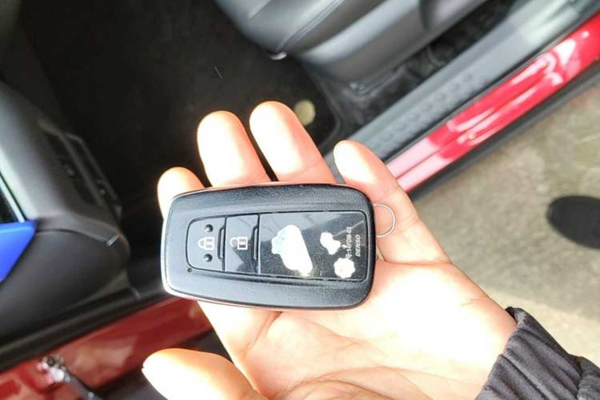Used Toyota IZOA 2020 2.0L Yichi Version Vehicle Key