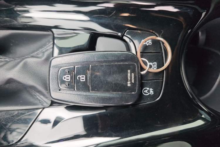 Used Toyota IZOA 2020 2.0L Yi Xiang CARE Vehicle Key