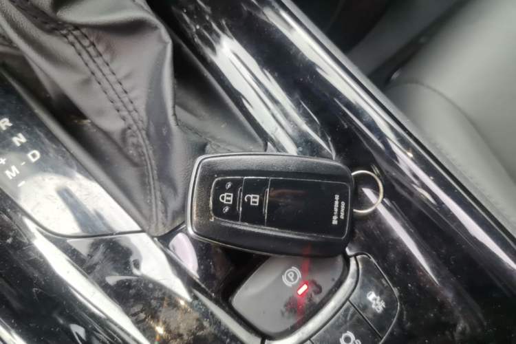 Used Toyota IZOA 2020 2.0L Yichi Version Vehicle Key
