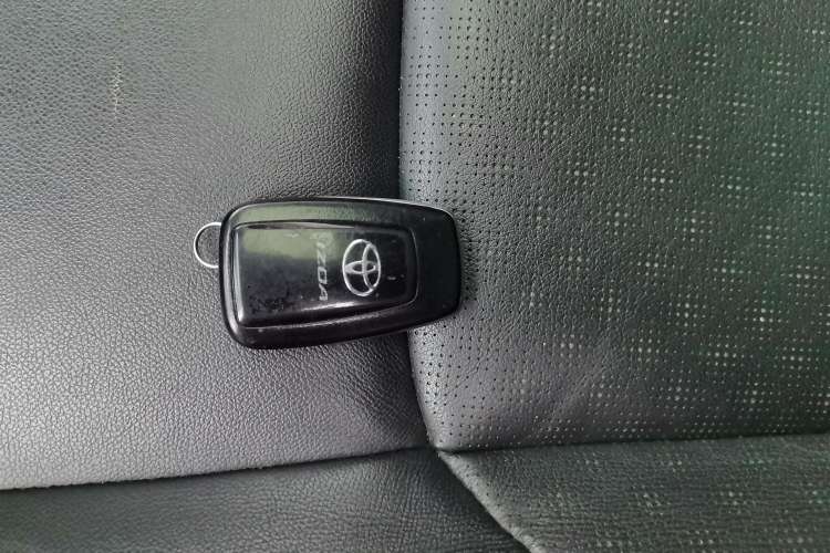 Used Toyota IZOA 2020 2.0L Yichi Version Vehicle Key