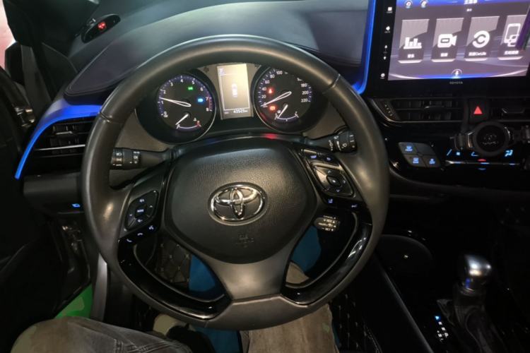 Used Toyota IZOA 2020 2.0L Yichi Version Center Console