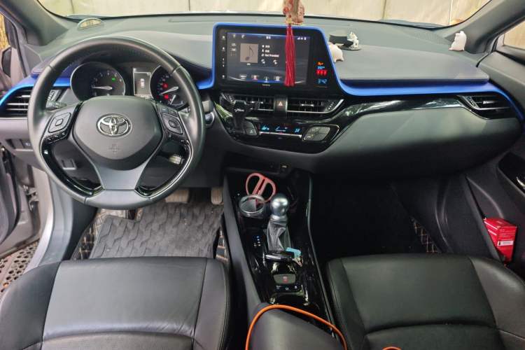 Used Toyota IZOA 2020 2.0L Yichi Version Center Console
