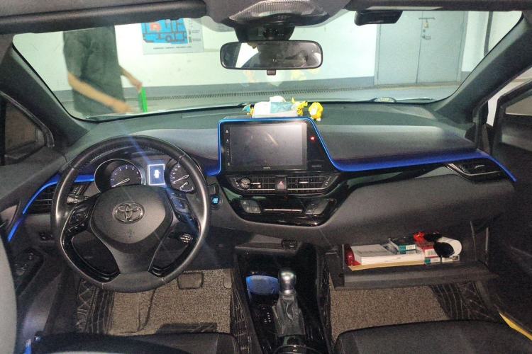 Used Toyota IZOA 2020 2.0L Yichi Version Center Console