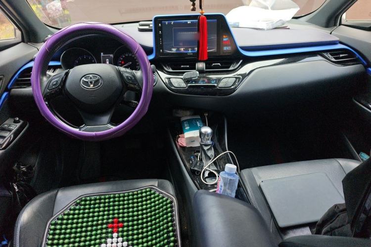 Used Toyota IZOA 2020 2.0L Yichi Version Center Console